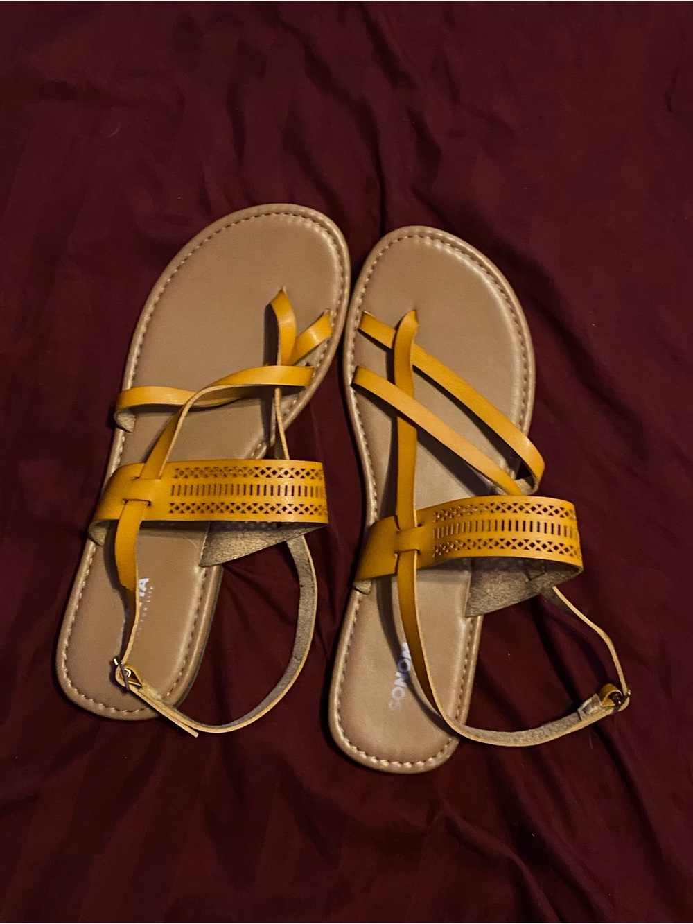 Women’s Size: 9 Brown Strappy Flat Sandals